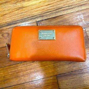 Michael kors zip wallet